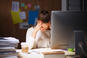 社会人にストレスはつきもの…。オフィスでもできる簡単なストレス解消法は？